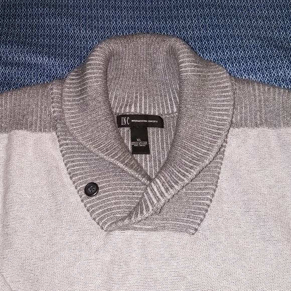 Cowl neck sweater - Picture 2 of 3